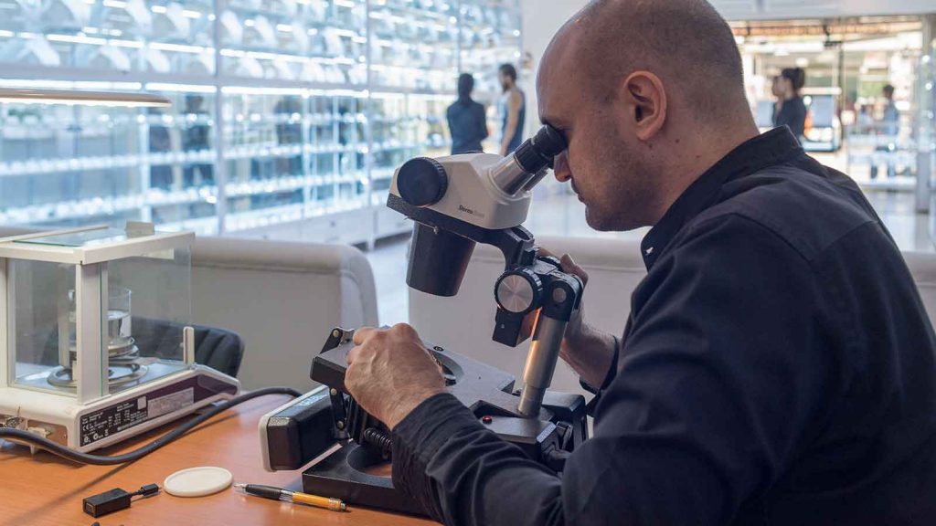 Lab microscope — identify your gemstone